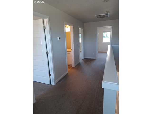 745 E WILSON St, Carlton, OR 97111