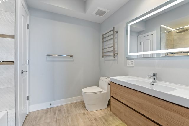 635 Perrie Drive 604, Elk Grove Village, IL 60007