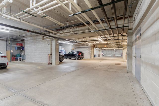 635 Perrie Drive 604, Elk Grove Village, IL 60007