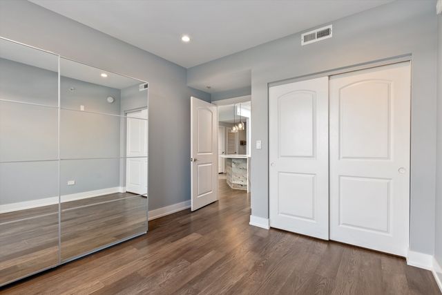 635 Perrie Drive 604, Elk Grove Village, IL 60007