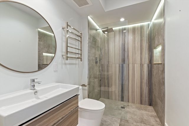 635 Perrie Drive 604, Elk Grove Village, IL 60007