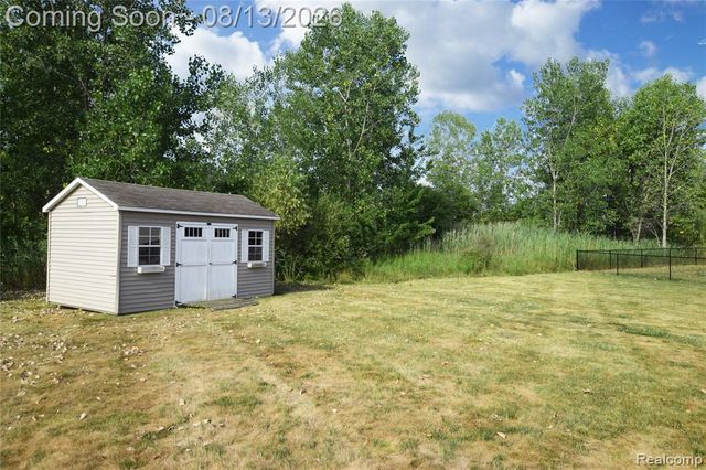 8077 Bradbury Lane, Grand Blanc, MI 48439