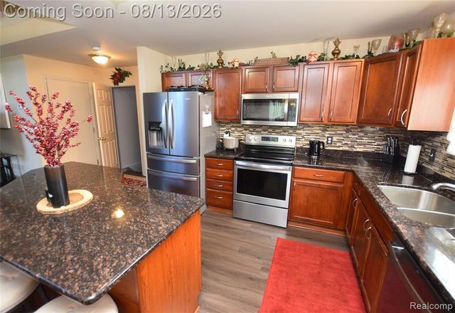 8077 Bradbury Lane, Grand Blanc, MI 48439