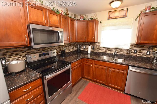 8077 Bradbury Lane, Grand Blanc, MI 48439