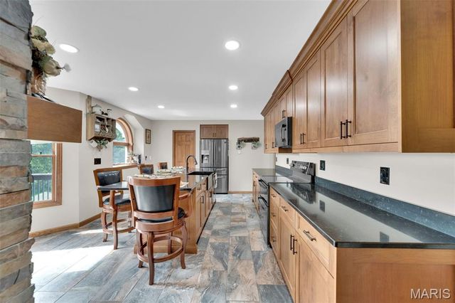23292 Eagles Roost Lane, Warrenton, MO 63383