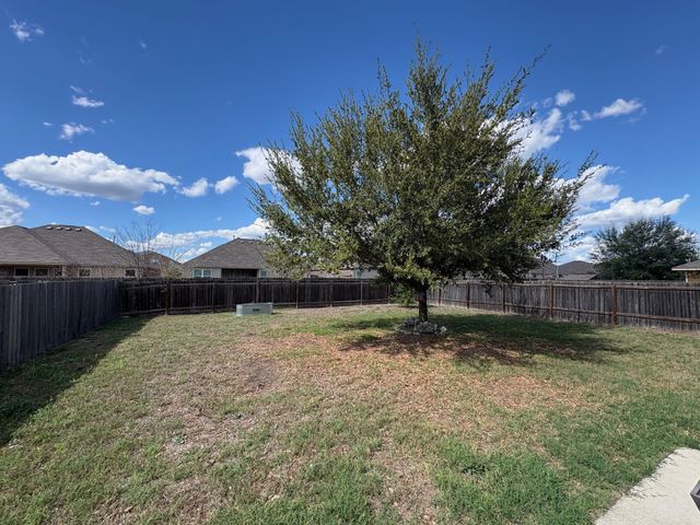 1576 Twin CV, Kyle, TX 78640