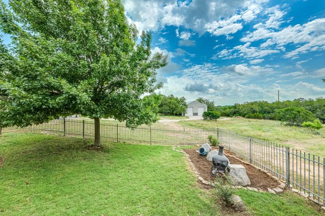 201 Thomas Ridge RD, Burnet, TX 78611