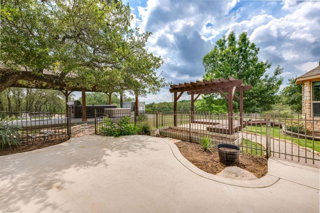 201 Thomas Ridge RD, Burnet, TX 78611