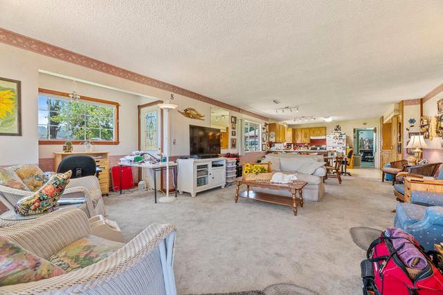 4464 Tioga Way, Central Point, OR 97502