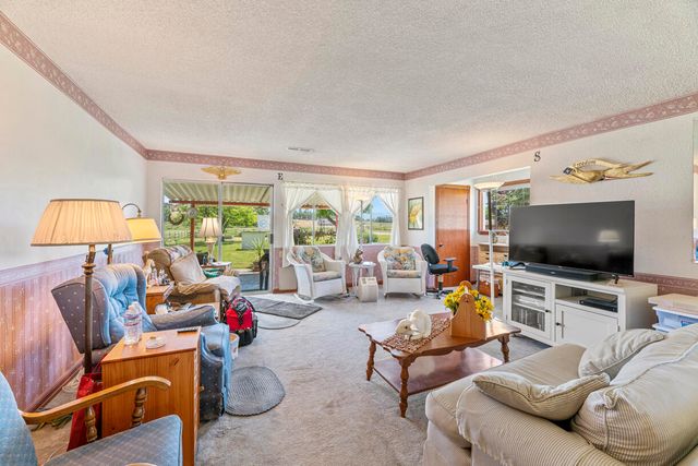 4464 Tioga Way, Central Point, OR 97502