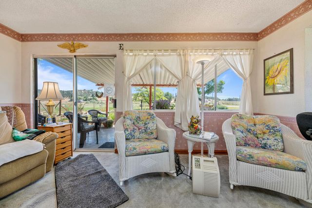 4464 Tioga Way, Central Point, OR 97502