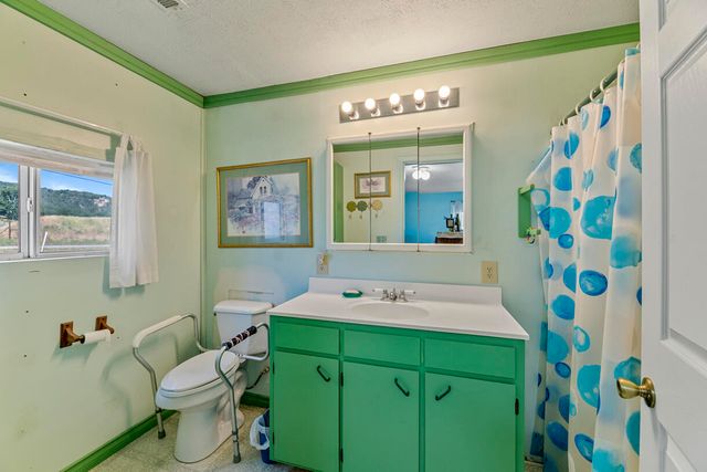 4464 Tioga Way, Central Point, OR 97502