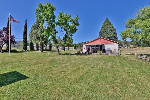 4464 Tioga Way, Central Point, OR 97502