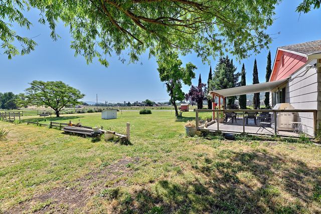 4464 Tioga Way, Central Point, OR 97502