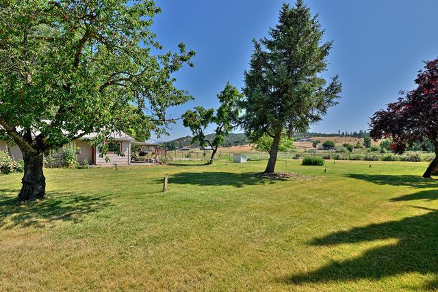 4464 Tioga Way, Central Point, OR 97502