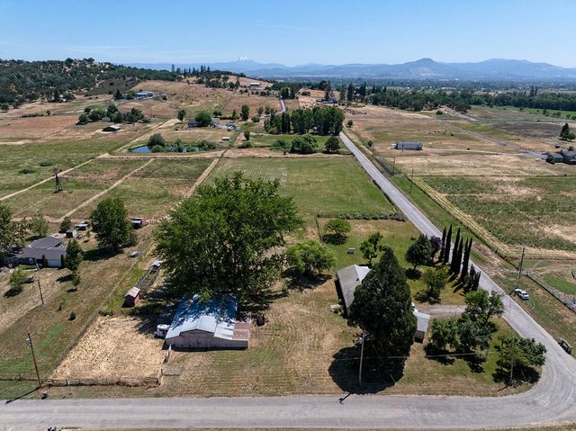 4464 Tioga Way, Central Point, OR 97502