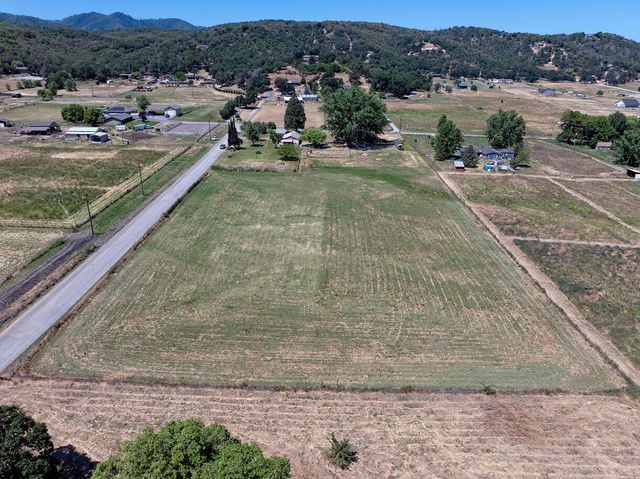 4464 Tioga Way, Central Point, OR 97502