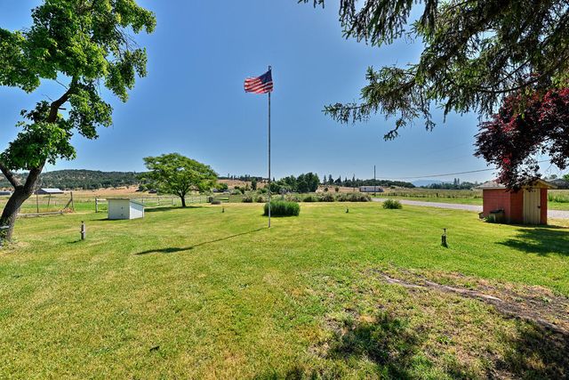 4464 Tioga Way, Central Point, OR 97502