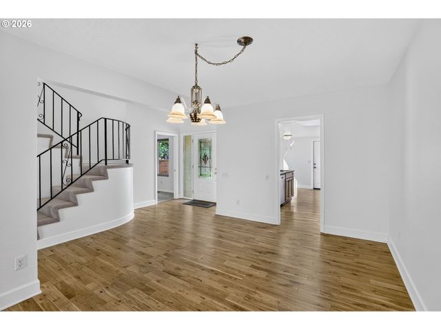 15640 Sw GREENLEAF Ct, Portland, OR 97224