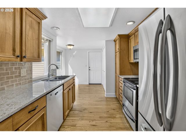 15640 Sw GREENLEAF Ct, Portland, OR 97224