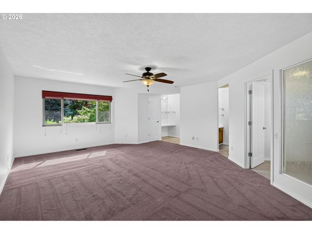 15640 Sw GREENLEAF Ct, Portland, OR 97224