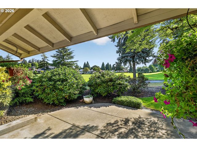 15640 Sw GREENLEAF Ct, Portland, OR 97224