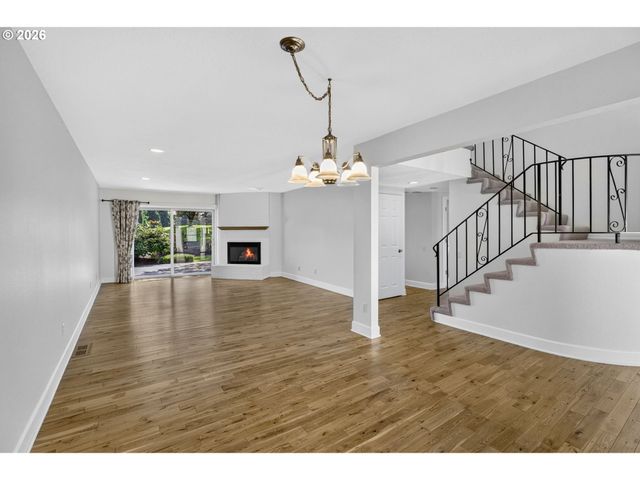 15640 Sw GREENLEAF Ct, Portland, OR 97224