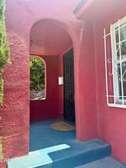 1176 W 38th Street, Los Angeles, CA 90037