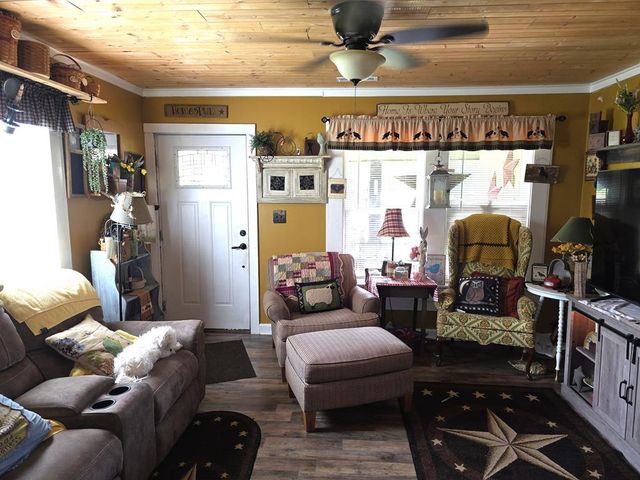 48 Fisher Street, Andrews, NC 28901