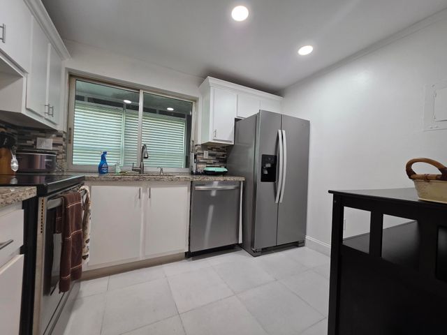 9081 Lime Bay Boulevard 211, Tamarac, FL 33321