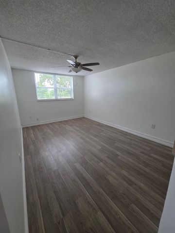 9081 Lime Bay Boulevard 211, Tamarac, FL 33321