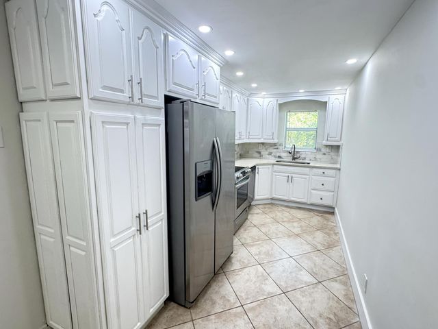 853 SE 4th Court, Deerfield Beach, FL 33441
