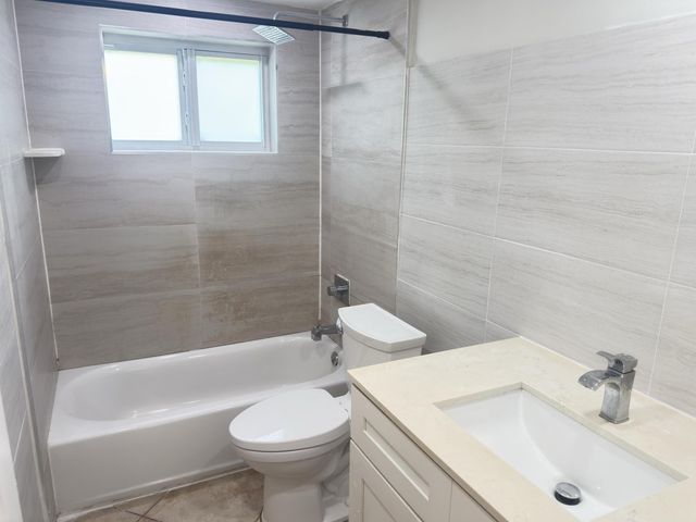853 SE 4th Court, Deerfield Beach, FL 33441