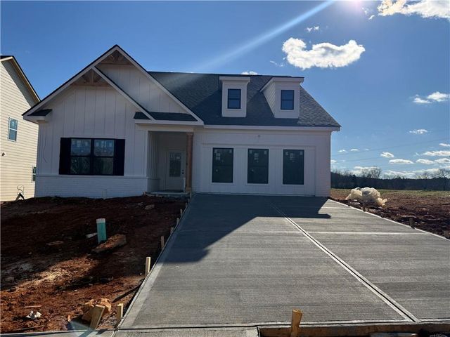 103 Garland Gable Drive, Cartersville, GA 30120