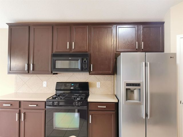 10115 Forest Spring Lane, Pearland, TX 77584