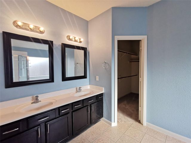 10115 Forest Spring Lane, Pearland, TX 77584