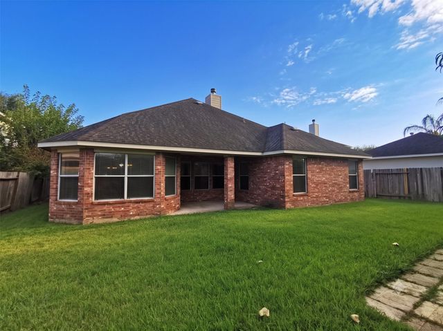 10115 Forest Spring Lane, Pearland, TX 77584