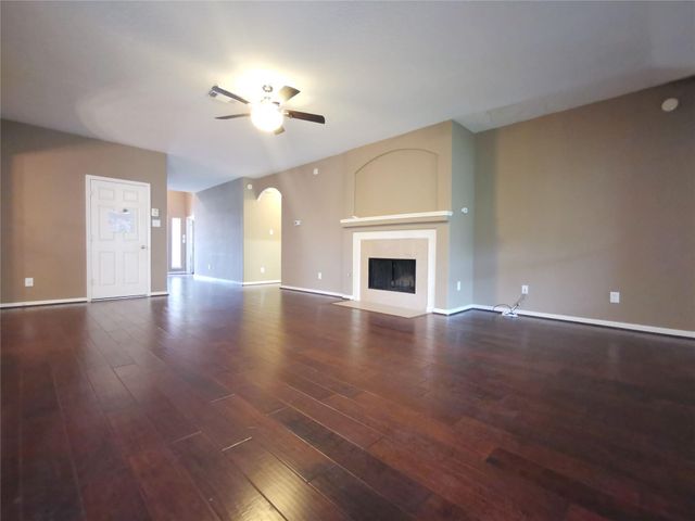10115 Forest Spring Lane, Pearland, TX 77584