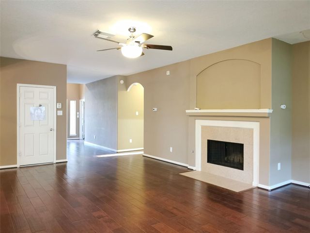 10115 Forest Spring Lane, Pearland, TX 77584