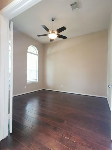 10115 Forest Spring Lane, Pearland, TX 77584
