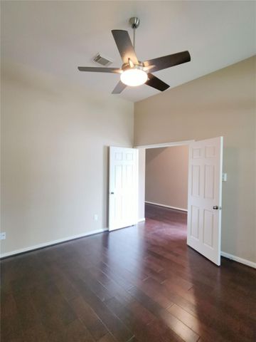 10115 Forest Spring Lane, Pearland, TX 77584
