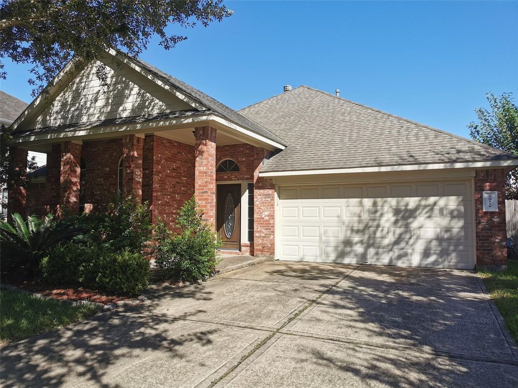 10115 Forest Spring Lane, Pearland, TX 77584