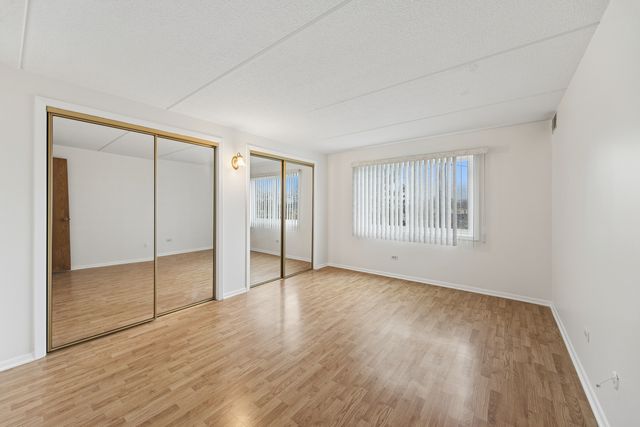 7110 W Cullom Avenue 206, Norridge, IL 60706