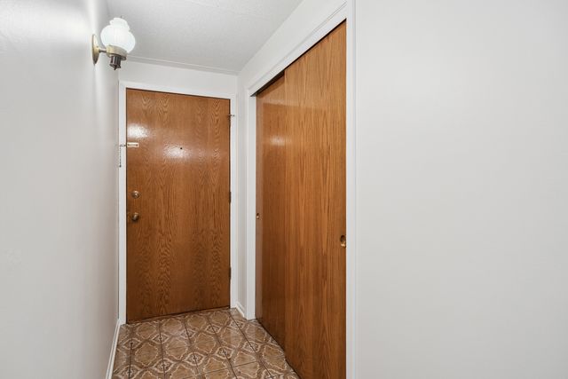 7110 W Cullom Avenue 206, Norridge, IL 60706