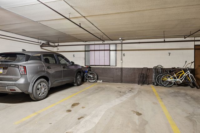 7110 W Cullom Avenue 206, Norridge, IL 60706