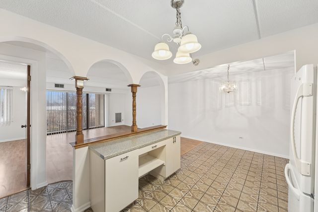 7110 W Cullom Avenue 206, Norridge, IL 60706