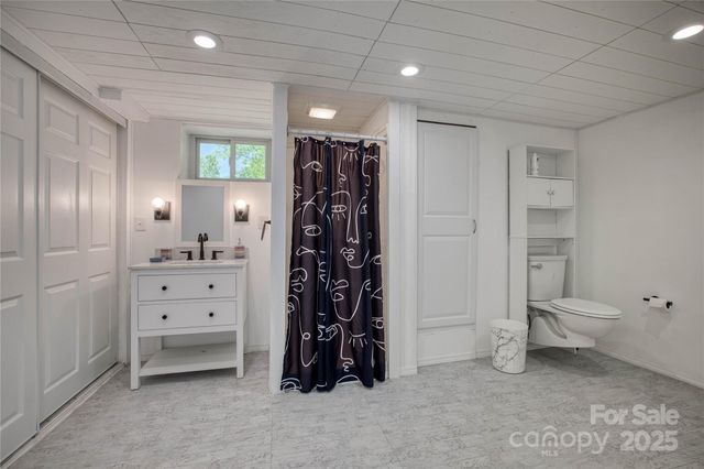 111 Baxter Street, Morganton, NC 28655