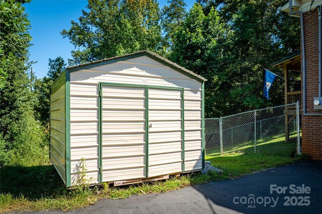 111 Baxter Street, Morganton, NC 28655