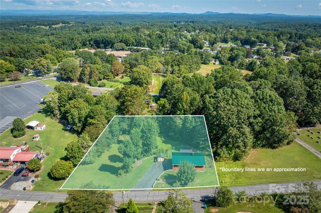 111 Baxter Street, Morganton, NC 28655