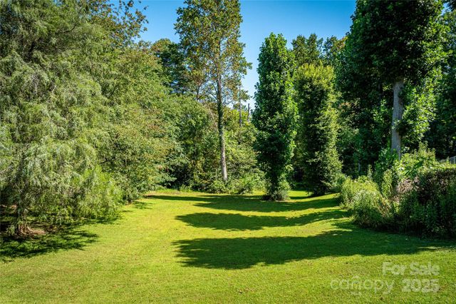 111 Baxter Street, Morganton, NC 28655